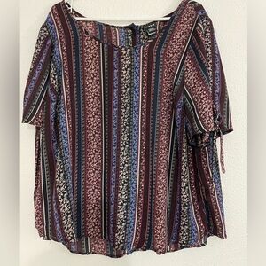 Torrid floral print top navy, burgundy, purple